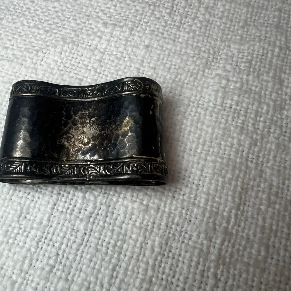 Vintage Silver Patina Hammered Detail‎ Edging Napkin Holder Antique Tablescape